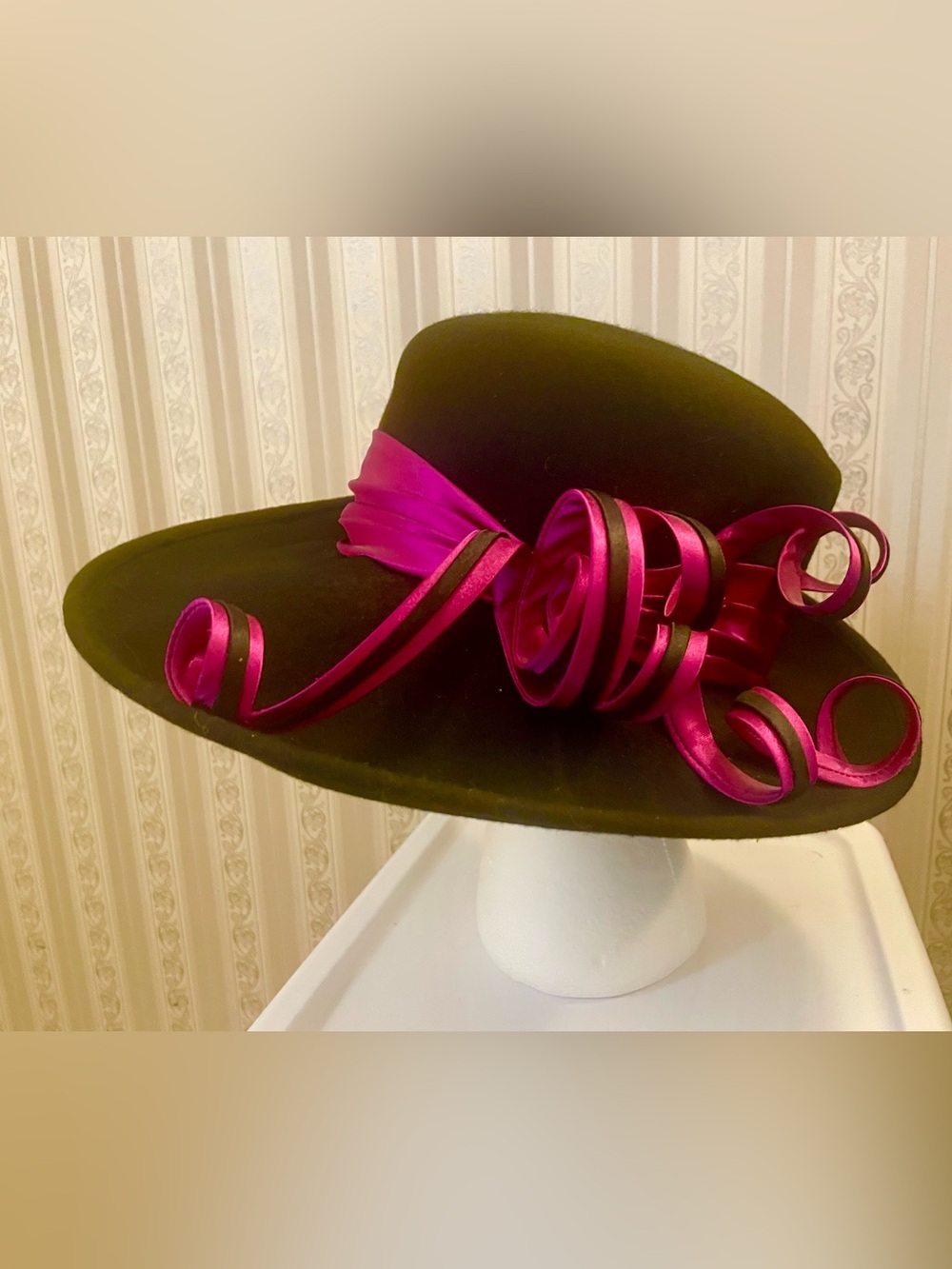 Giovannio Womens Black Wide-Brim Hat with Fuchsia Ribbon Accent